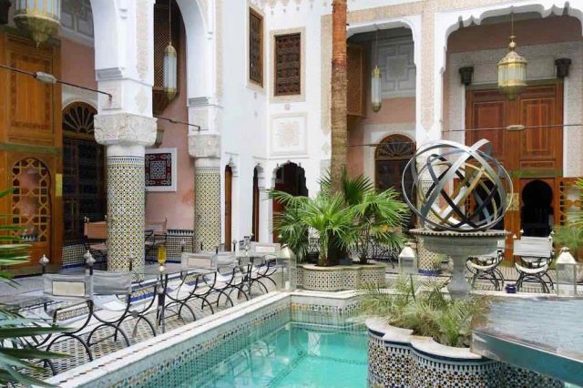 Exploring the Geometry Behind Moroccan Architecture and Riad Design ...